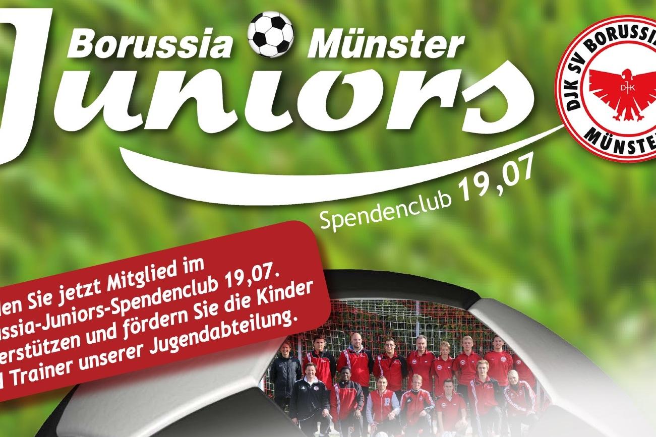 Logo von Borussia Münster mit dem Schriftzug „Juniors“ und dem Hinweis auf den Spendenclub 19,07 sowie eine Gruppenaufnahme von Jugendlichen in roten Trikots.