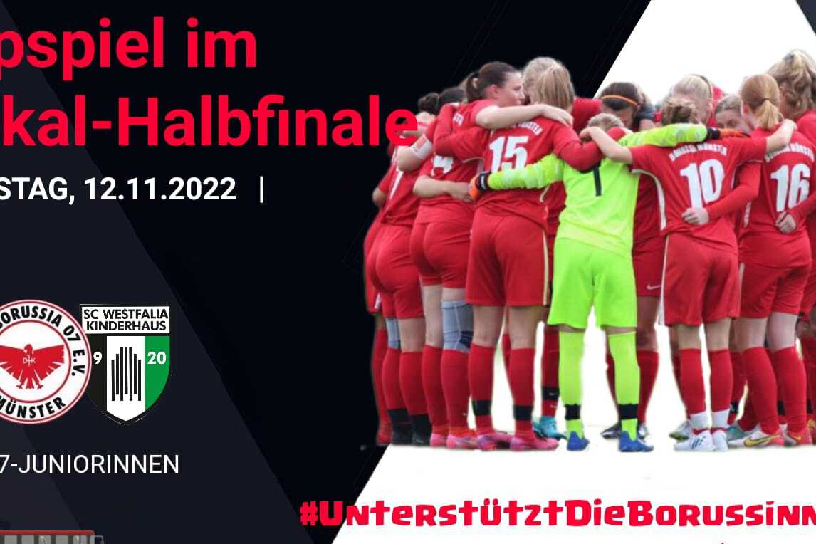 Gruppe von weiblichen Fußballspielerinnen im roten Trikot umarmt sich vor einem Spiel, mit Textinformationen über das Event.